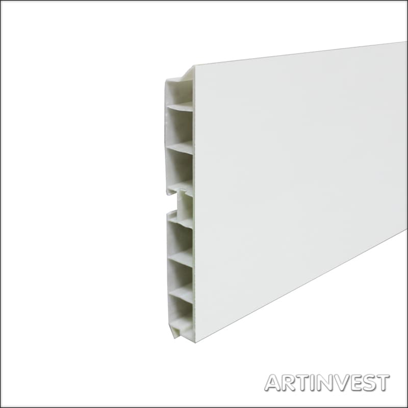 Sokla PVC 10cm  20/10.4.0m Bela mat 54